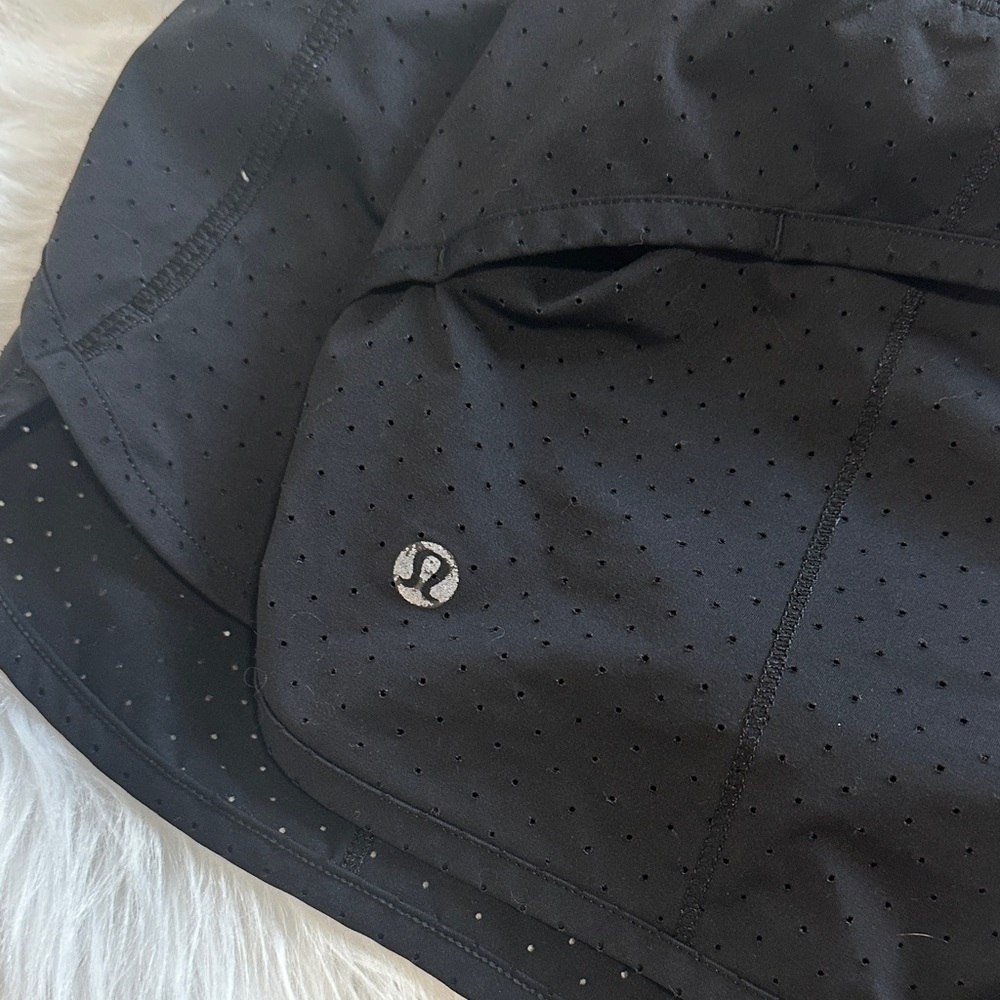 Lululemon - Picture 3 of 3
